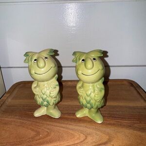 Vintage salt and pepper shakers